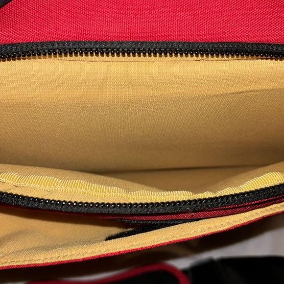 Harry Hoard Premium Crumpler Laptop Bag Red - Picture 7 of 10